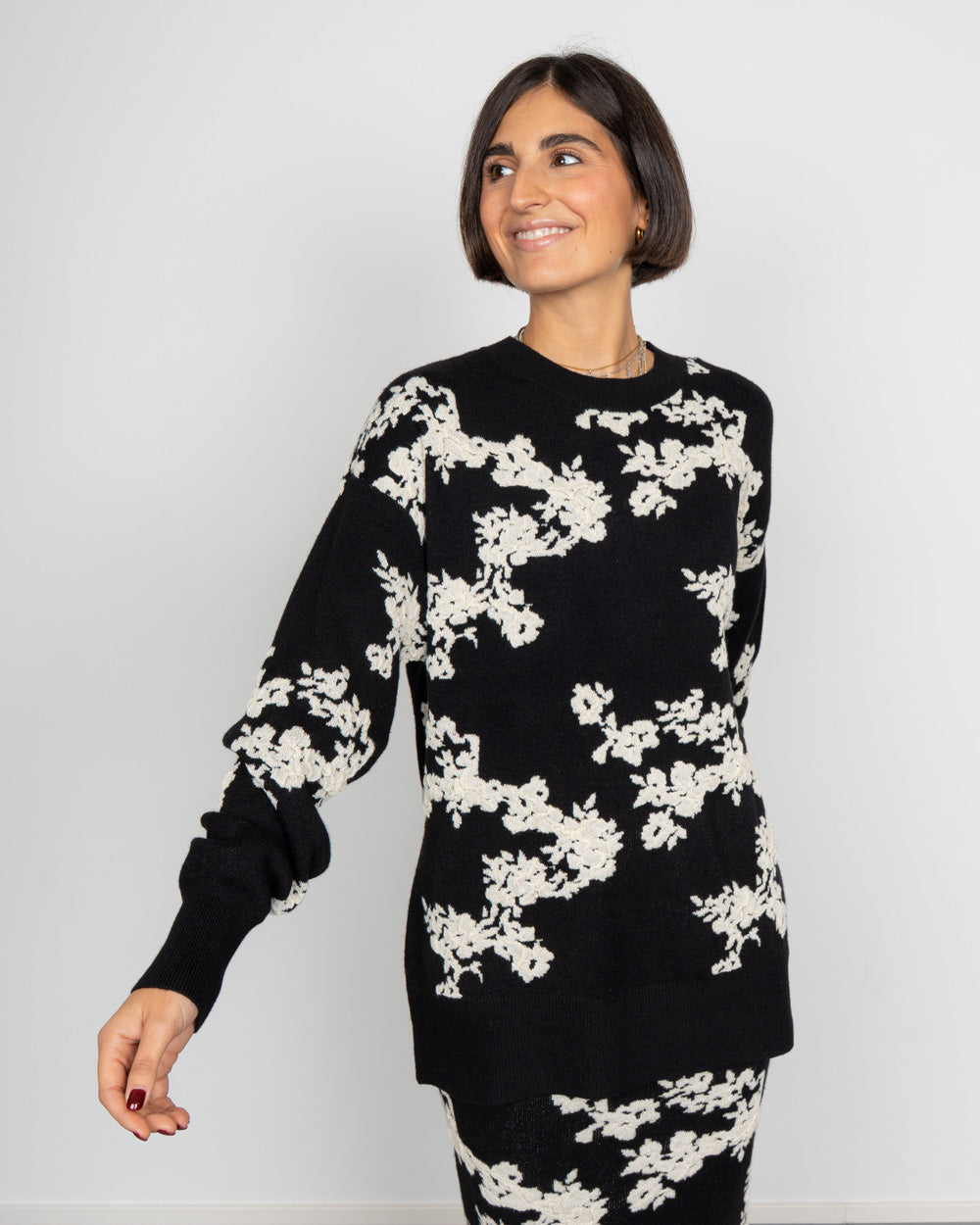 MAGLIONE NANCY NERO FIORATO