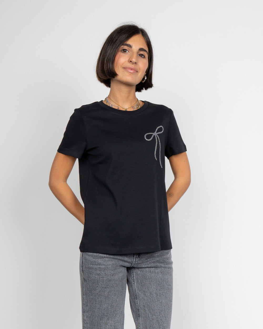 T-SHIRT HENETH NERO