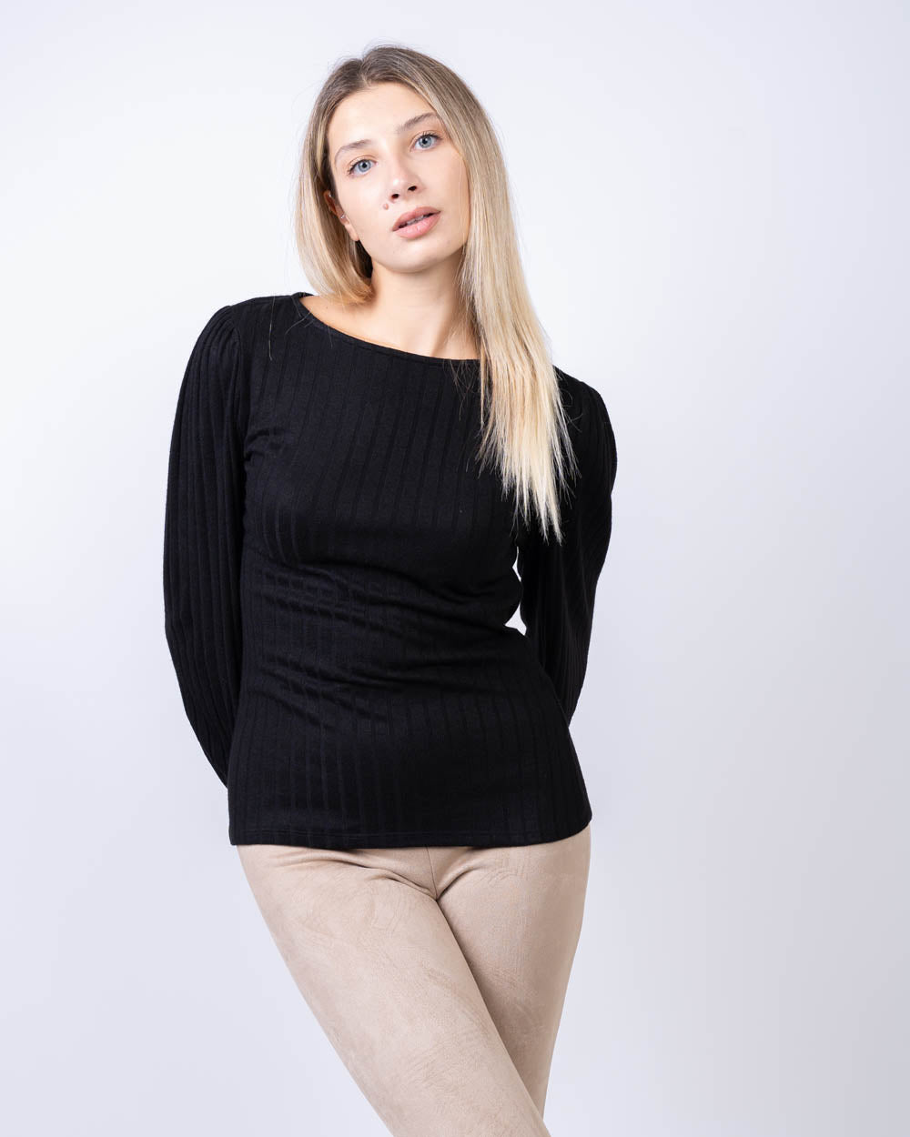 MAGLIONE ROSE NERO