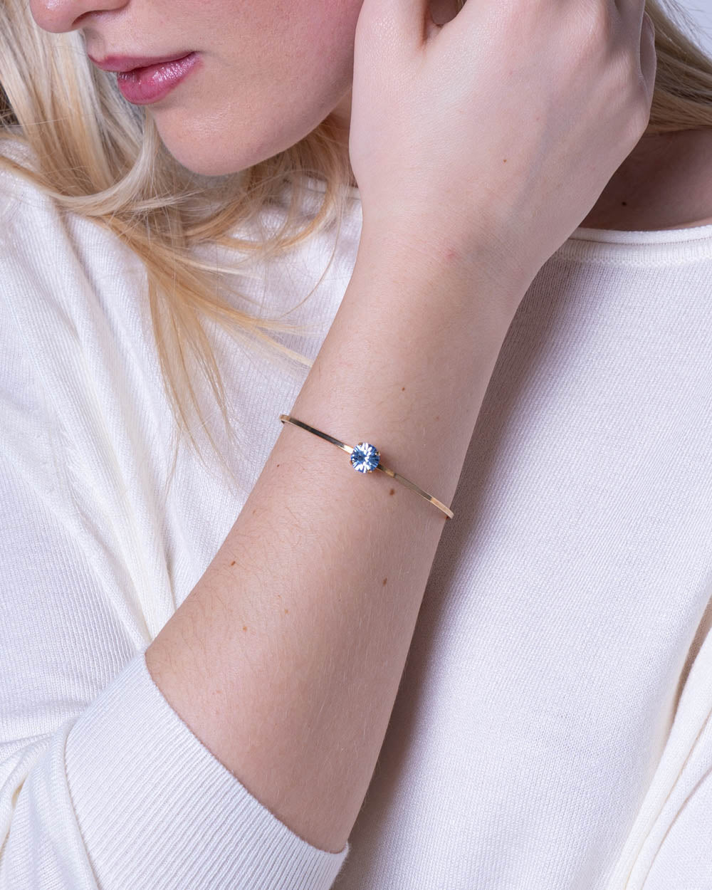 BRACCIALE RIGIDO CELESTE CHIARO